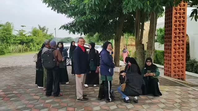 Instagram post from sd_djamaatul_ichwan. This post is in position 7.