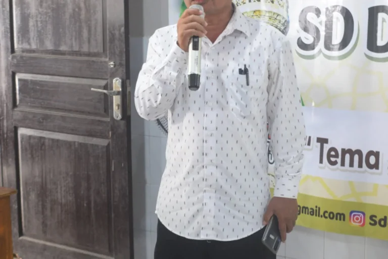 Instagram post from sd_djamaatul_ichwan. This post is in position 2.