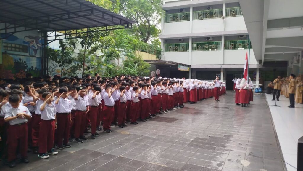 Instagram post from sd_djamaatul_ichwan. This post is in position 12.