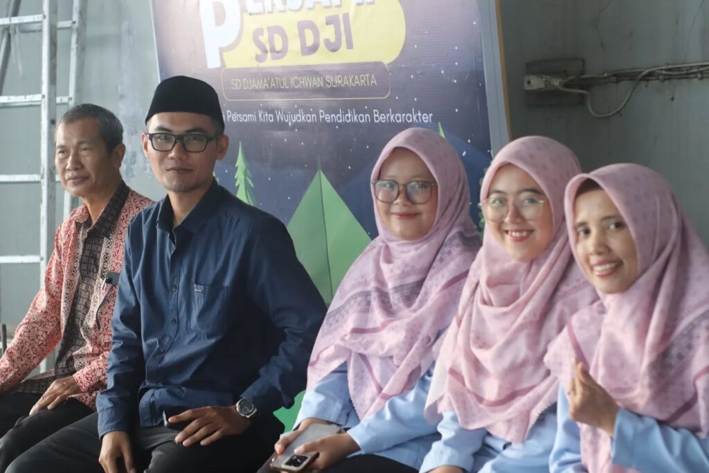 Instagram post from sd_djamaatul_ichwan. This post is in position 11.