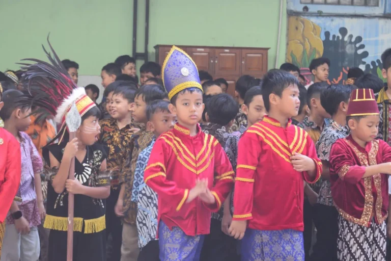 Instagram post from sd_djamaatul_ichwan. This post is in position 10.