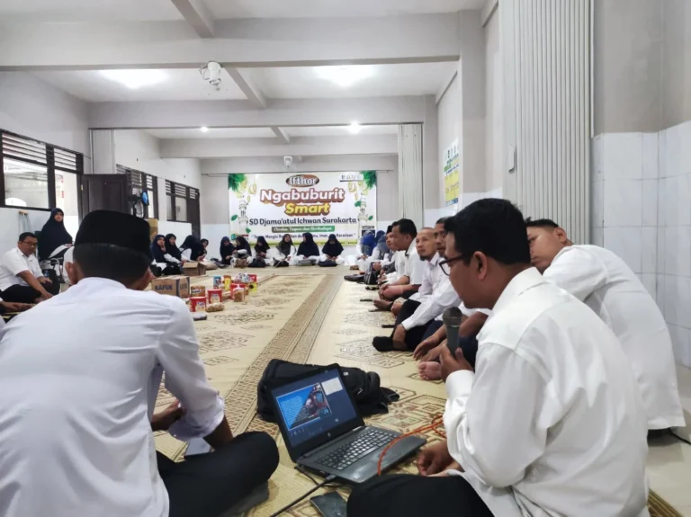 Instagram post from sd_djamaatul_ichwan. This post is in position 8.