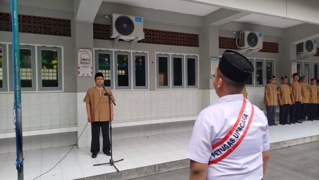 Instagram post from sd_djamaatul_ichwan. This post is in position 19.