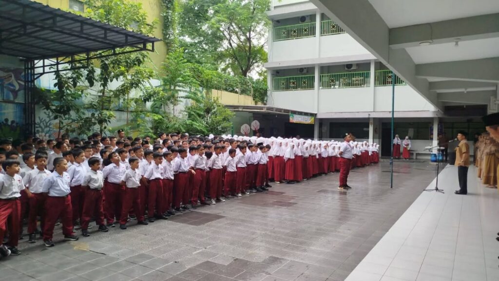 Instagram post from sd_djamaatul_ichwan. This post is in position 2.