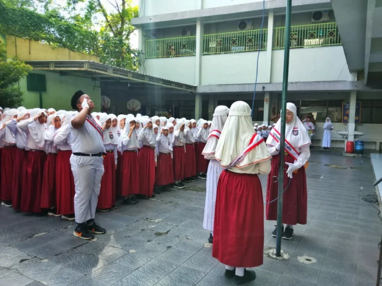 Instagram post from sd_djamaatul_ichwan. This post is in position 2.