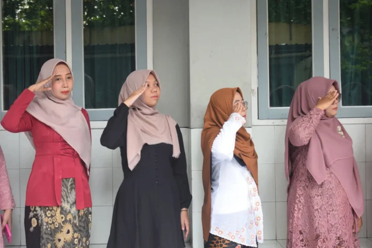 Instagram post from sd_djamaatul_ichwan. This post is in position 0.