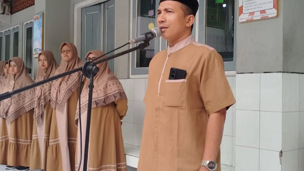 Instagram post from sd_djamaatul_ichwan. This post is in position 3.