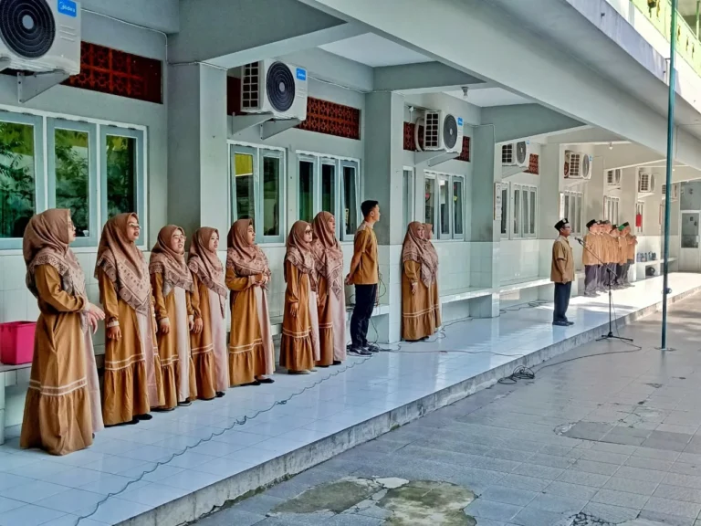 Instagram post from sd_djamaatul_ichwan. This post is in position 11.