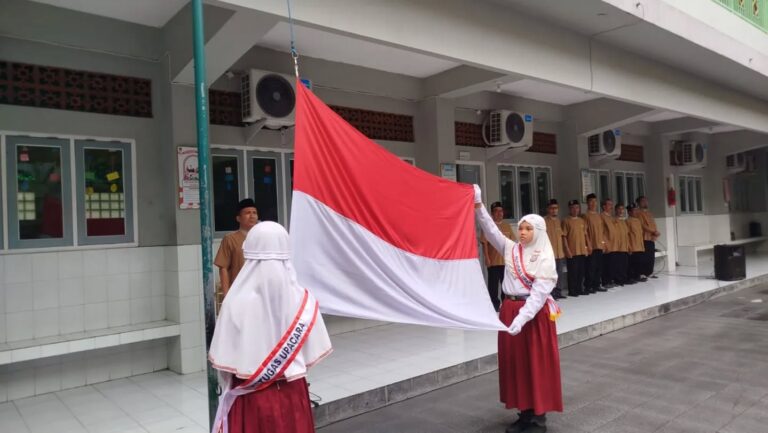 Instagram post from sd_djamaatul_ichwan. This post is in position 5.