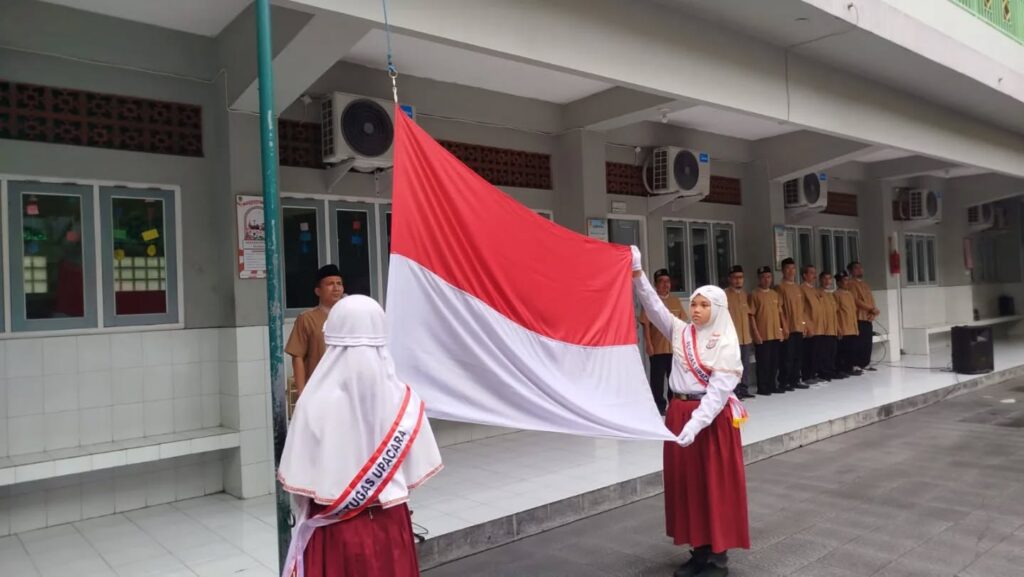 Instagram post from sd_djamaatul_ichwan. This post is in position 0.