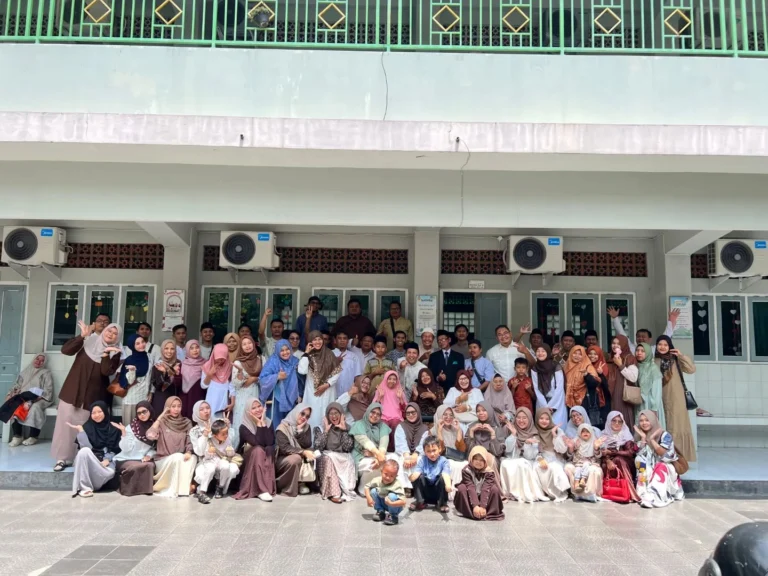 Instagram post from sd_djamaatul_ichwan. This post is in position 3.