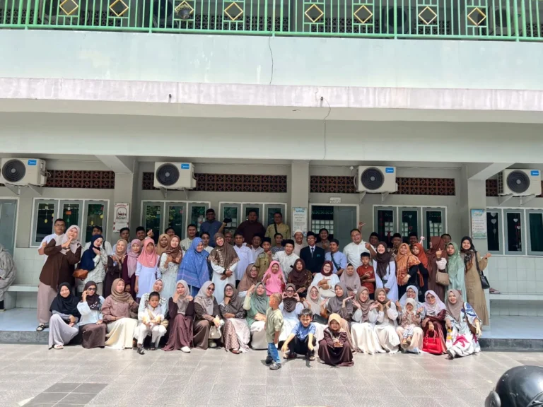 Instagram post from sd_djamaatul_ichwan. This post is in position 5.