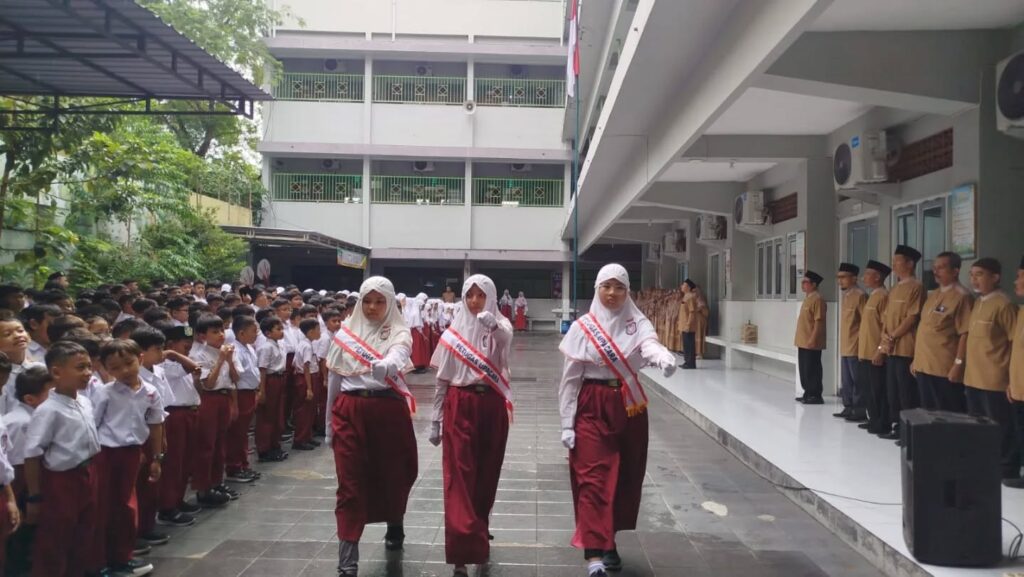 Instagram post from sd_djamaatul_ichwan. This post is in position 1.