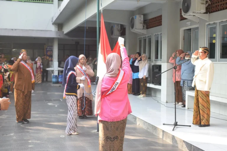 Instagram post from sd_djamaatul_ichwan. This post is in position 16.