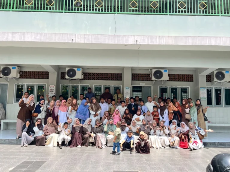 Instagram post from sd_djamaatul_ichwan. This post is in position 17.