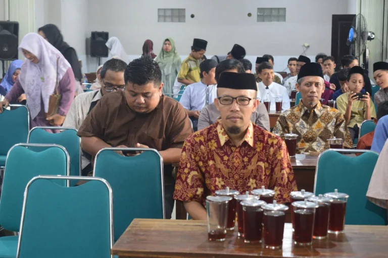 Instagram post from sd_djamaatul_ichwan. This post is in position 0.