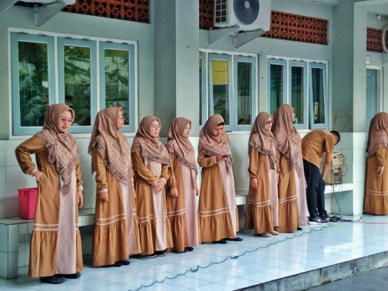 Instagram post from sd_djamaatul_ichwan. This post is in position 3.