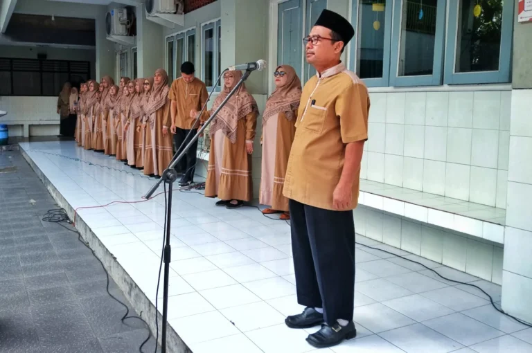 Instagram post from sd_djamaatul_ichwan. This post is in position 0.