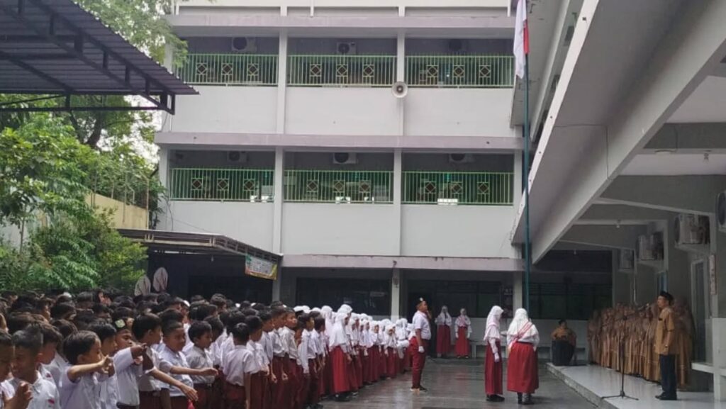 Instagram post from sd_djamaatul_ichwan. This post is in position 10.