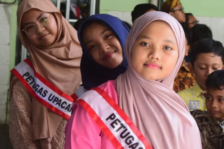 Instagram post from sd_djamaatul_ichwan. This post is in position 1.