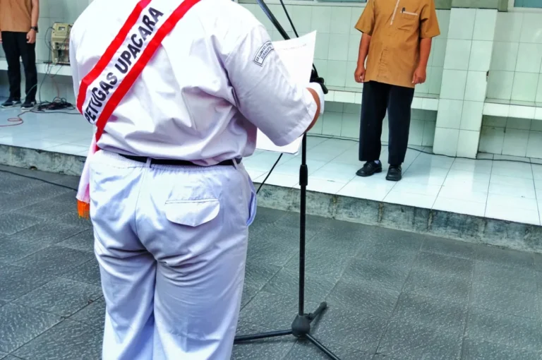 Instagram post from sd_djamaatul_ichwan. This post is in position 10.