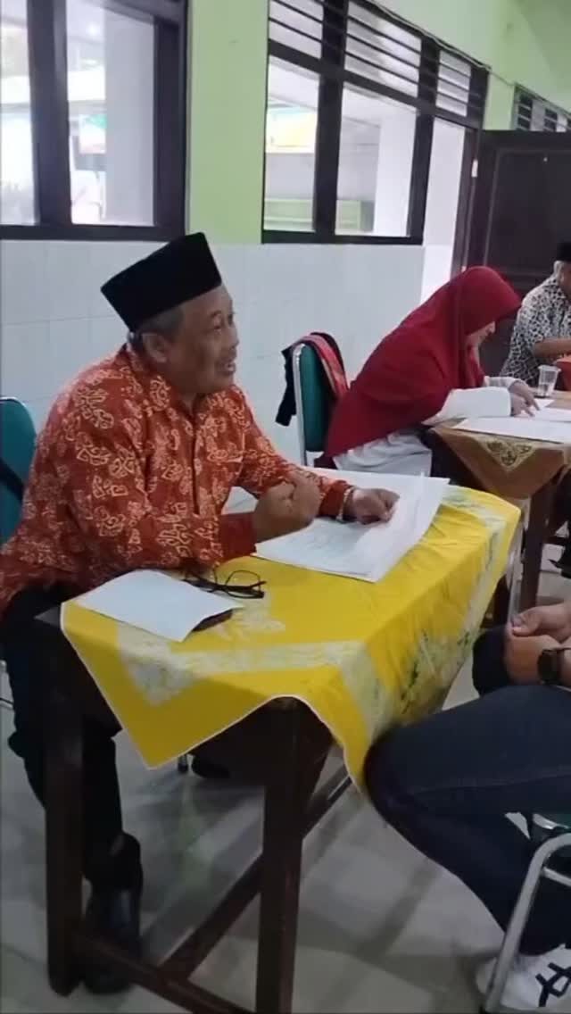 Instagram post from sd_djamaatul_ichwan. This post is in position 3.