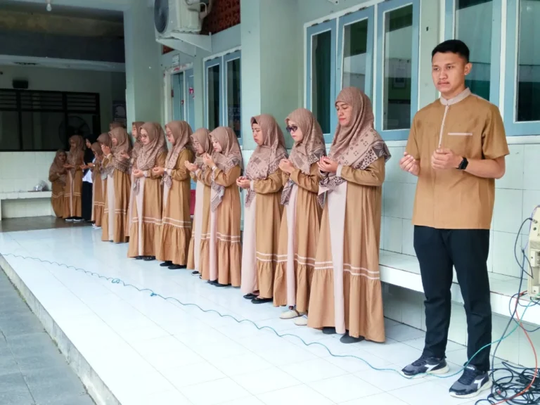 Instagram post from sd_djamaatul_ichwan. This post is in position 6.