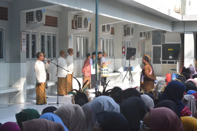 Instagram post from sd_djamaatul_ichwan. This post is in position 19.