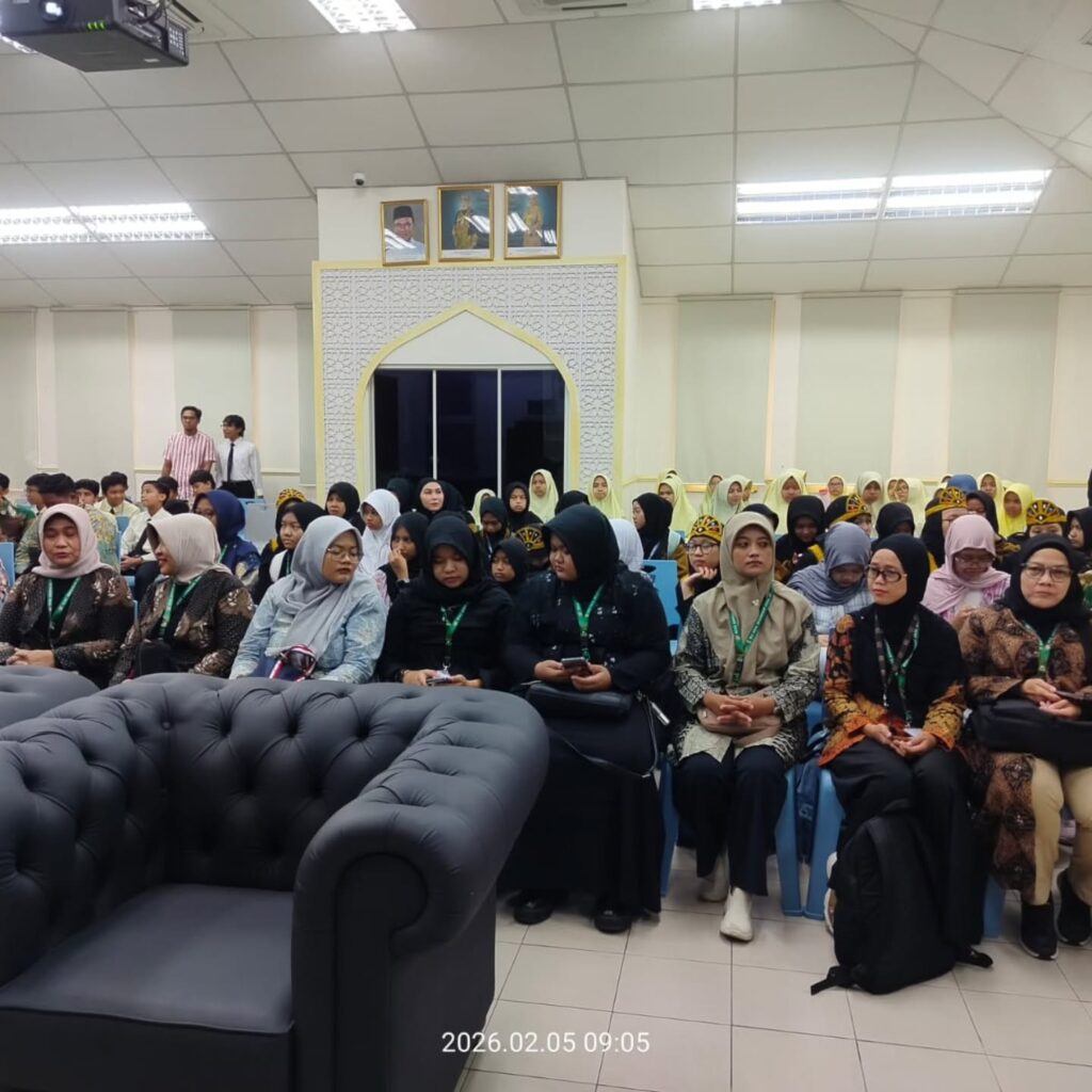 Instagram post from sd_djamaatul_ichwan. This post is in position 4.