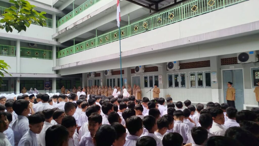 Instagram post from sd_djamaatul_ichwan. This post is in position 4.